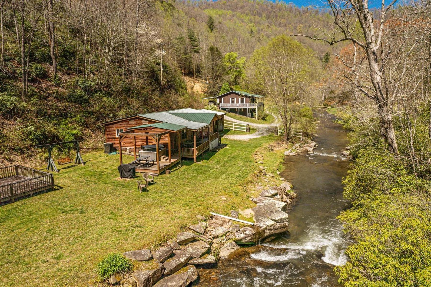 Waterfall Hideaway Villa Bryson City Exterior foto