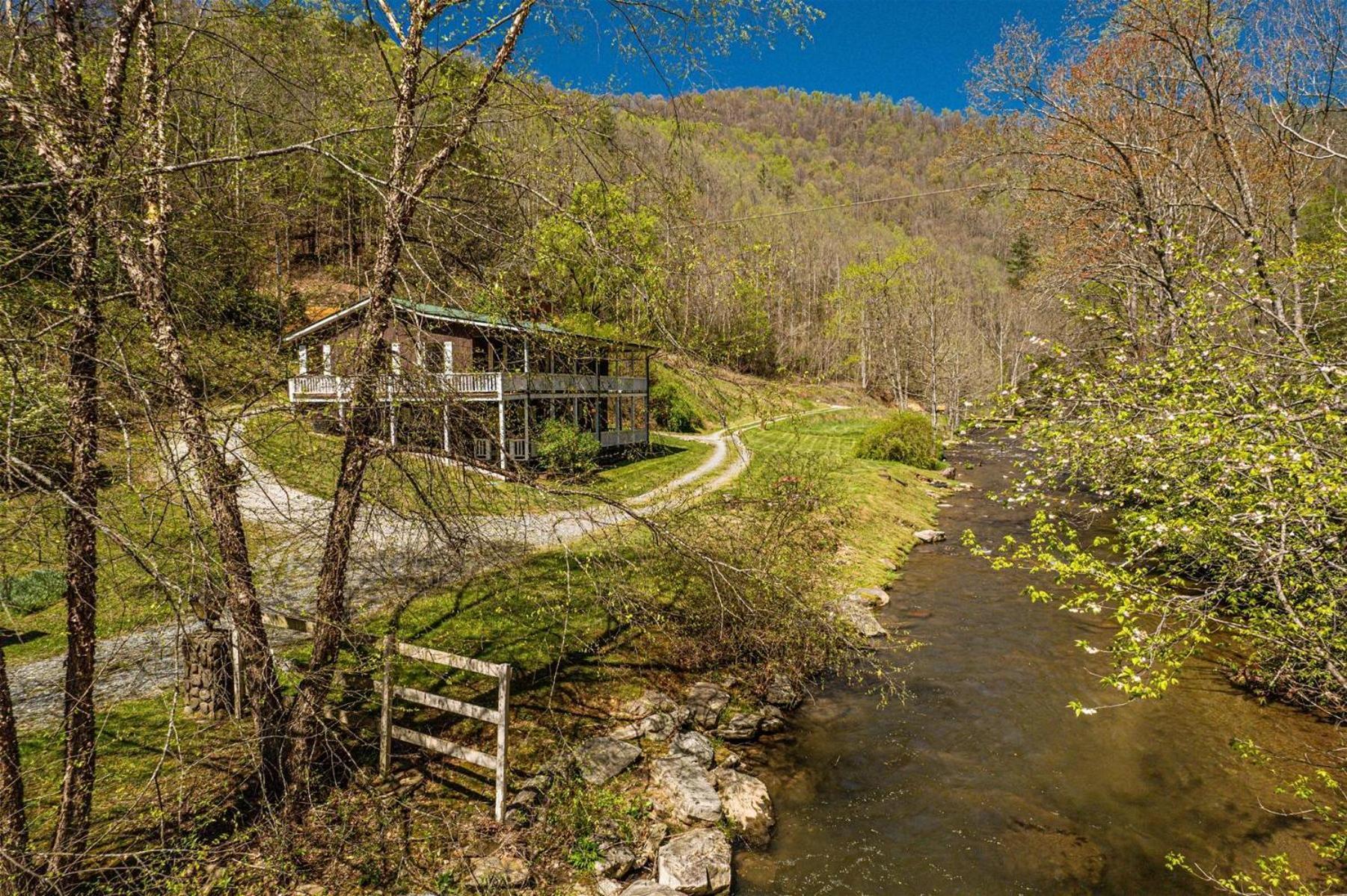 Waterfall Hideaway Villa Bryson City Exterior foto